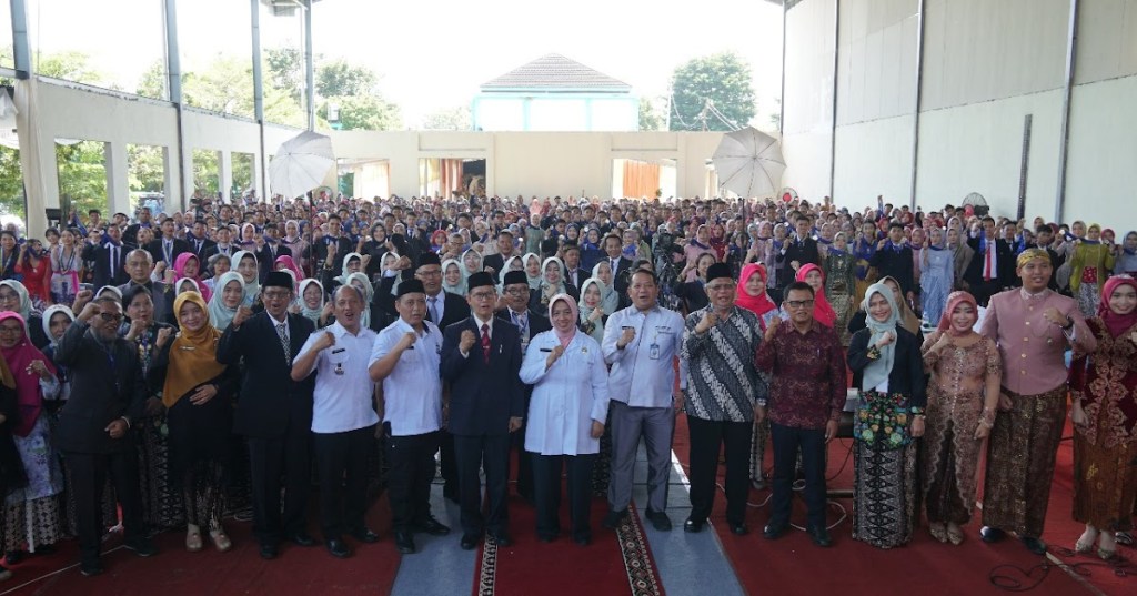 Bupati Hadiri Wisuda Purna Siswa SMAN 1&nbsp;Purworejo