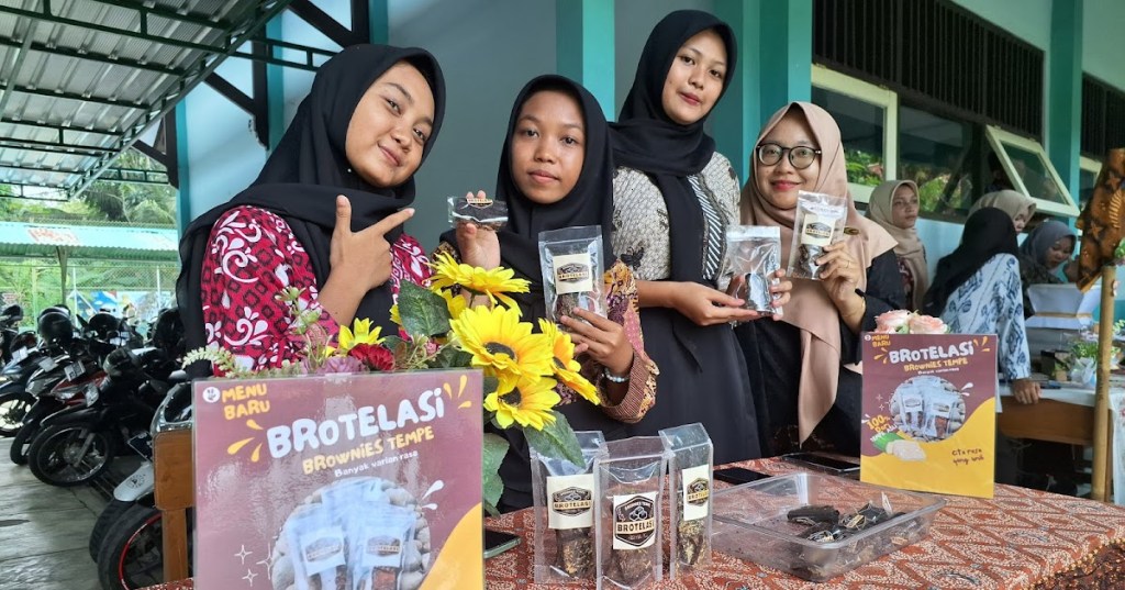 SMAN 10 Purworejo Gelar P5 Sekaligus Peringati Hardiknas 2024, Kepala Sekolah : Berinovasi Memanfaatkan Benda&nbsp;Sekitar