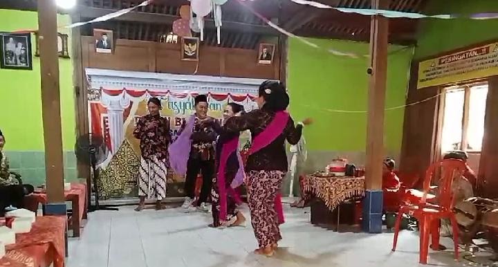 Tasyakuran Dusun Berutengah Desa Kalisemo, Kecamatan&nbsp;Loano