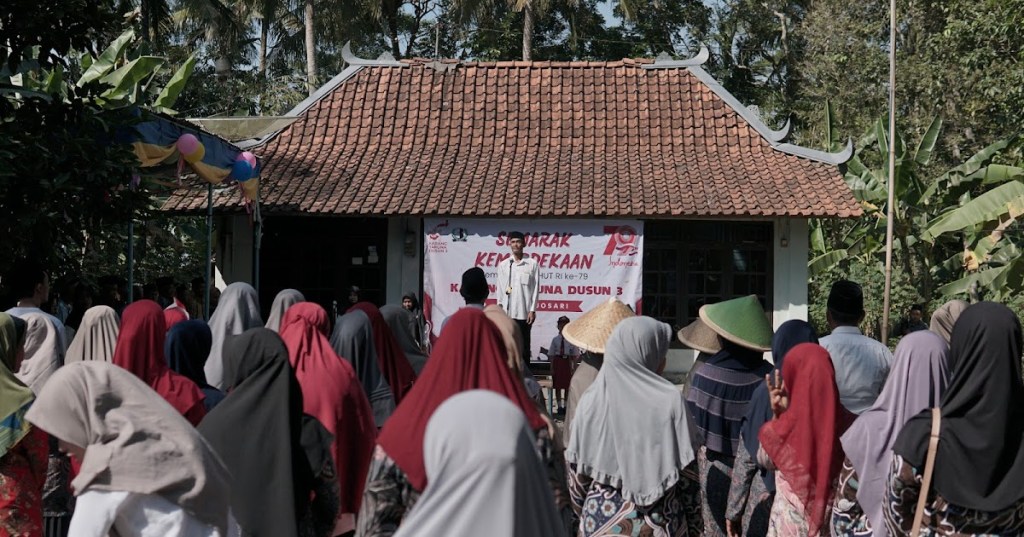 Unik !! Upacara HUT RI 79 Desa Rejosari Kemiri Diikuti Ternak dan&nbsp;Traktor