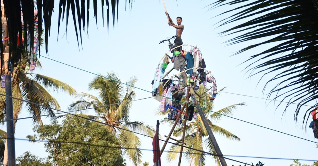 Aglik Expo Festival Panjat Pinang 2024 Mengundang Ribuan&nbsp;Penonton