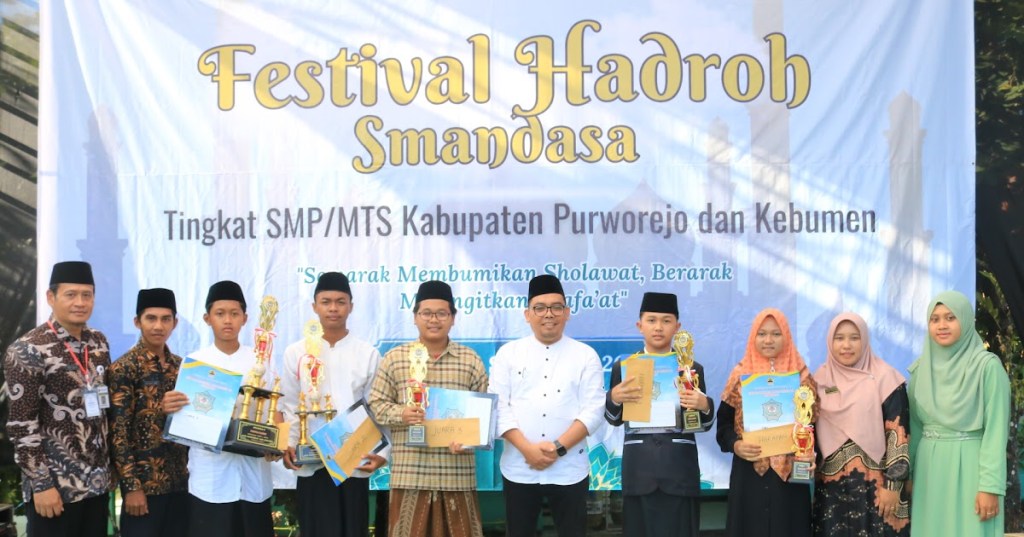 Festival Hadroh SMANDASA 2024: Semarak Membumikan Sholawat, Berarak Melangitkan&nbsp;Syafa’at