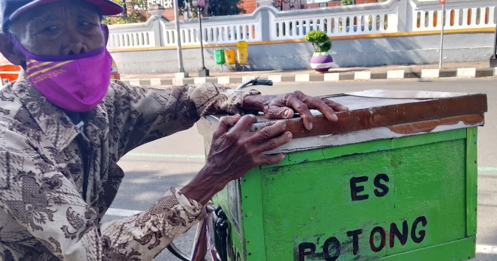 Legend Penjual Es Potong di Usia&nbsp;Senja